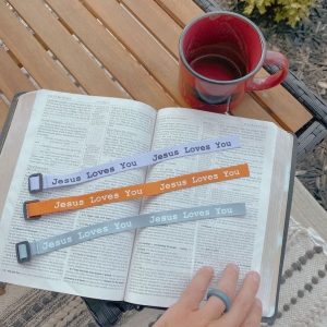 Paquete 10 Pulseras - Jesus Loves You